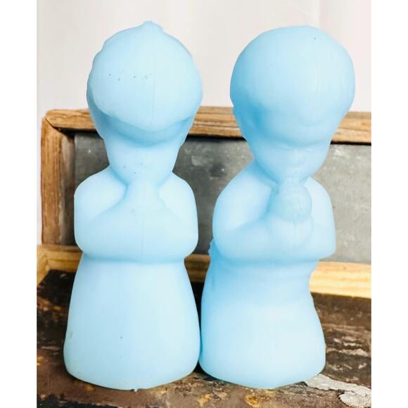 Fenton Blue Satin Glass Praying Children - Picture 1 of 2